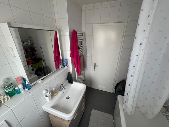 Appartement rénové avec grand balcon - Fribourg - Photo 1