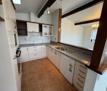 Traditional Family Living In Prime Location - Riverlea - Photo 4