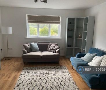 2 bedroom flat to rent - Photo 2