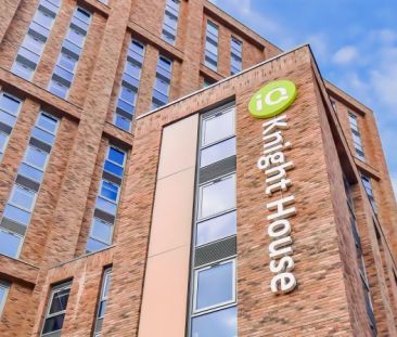 Four Bed Silver Apartment - Photo 5