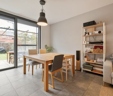 Recente stadswoning met tuin, 2 slaapkamers en bureau/dressingruimte - Foto 5