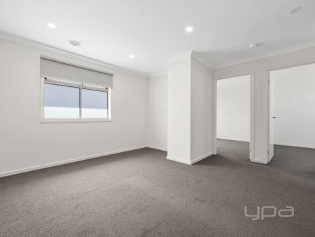 3 BEDROOM DOUBLE STORY FAMILY HOME - Photo 2