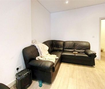 6 bedroom house to rent - Photo 1