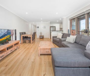 Renovated Top Floor Unit With Spectacular Huge Balcony - Photo 3