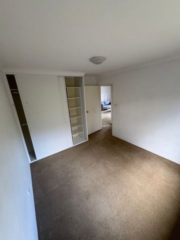 Willoughby - Photo 2