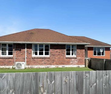 ROSLYN- 4 BEDROOMS - Photo 5