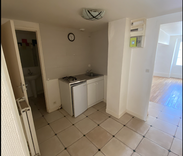 Location Appartement 2 pièces 52m² VILLENEUVE SUR YONNE 89500 - Photo 5