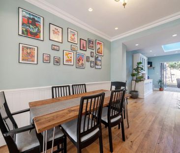 3 bedroom end of terrace house to rent - Photo 2