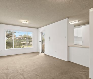 Coastal Convenience in the Heart of Cronulla - Photo 4