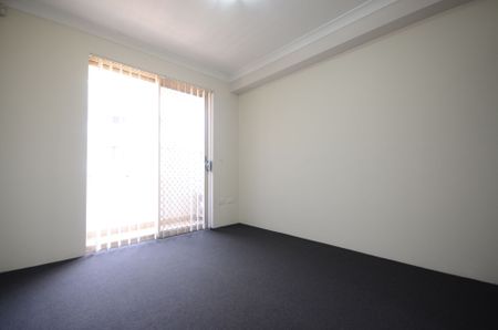 2 Bedroom Apartment in Handy Location&excl; - Photo 4