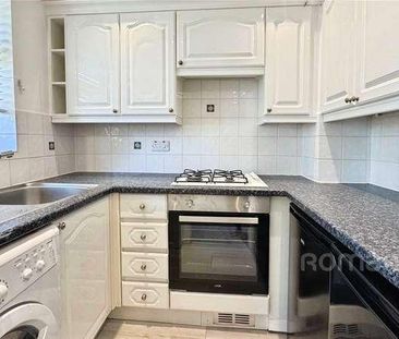 Avondale, Ash Vale, Aldershot, GU12 - Photo 3
