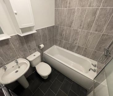 2 bedroom terraced house to rent - Photo 3