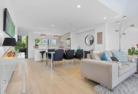 76 Hobsonville Point Road, Hobsonville - Photo 3