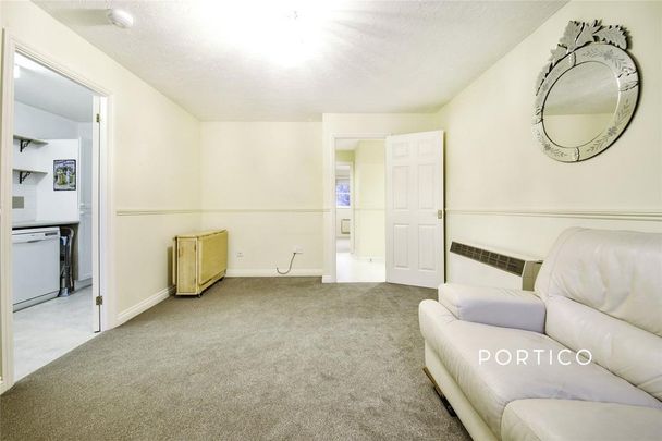 2 bedroom flat to rent - Photo 1
