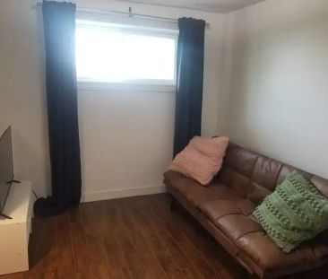 Shared - 1 bedroom for rent (2 bedrooms total - see other listing) | Calgary - Photo 1