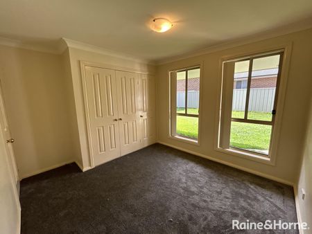 Centrally Located Unit - Orange High & Calare Public School Zone - Photo 3