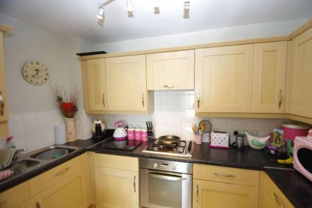 2 bedroom flat to rent - Photo 3