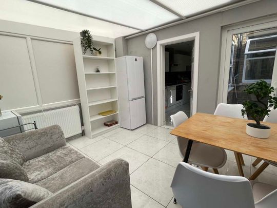 YOHO Kingston KP Room 3 - Photo 1