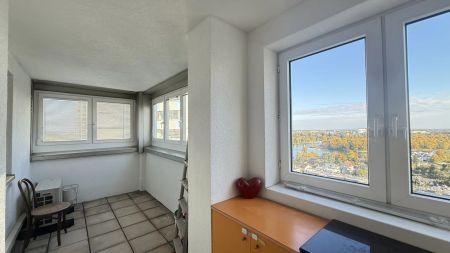 Teilmöblierte 3 Zimmer mit Klima und verglaster Loggia ***** spektakulärer Weitblick + optionaler Garagenstellplatz ***** - Photo 2
