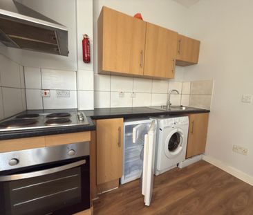 self contained studio flat close to ilford station-£850pcm - Photo 5