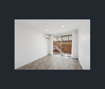 EXCELLENT LOCATION IN SMALL COMPLEX!!! - Photo 3