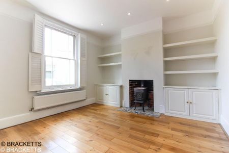 3 bedroom semi-detached house to rent - Photo 4