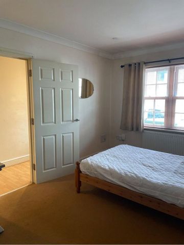 3 bedroom terraced house to rent - Photo 3