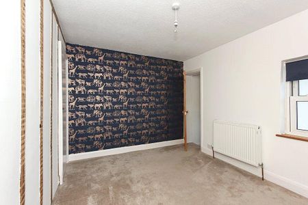 2 bedroom end of terrace house to rent - Photo 5