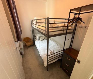 3 bedroom apartment to rent - Photo 4