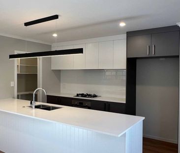 Sunny 3 bedroom house for rent! - Photo 3
