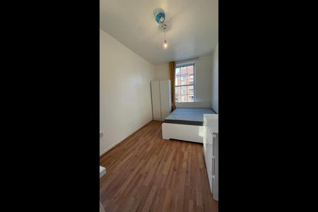 4 Bed Flat, Shadwell Gardens, E1 - Photo 3