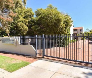 South Perth - Photo 1