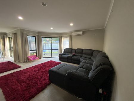 13 Aragon Grove, Upper Hutt - Photo 3