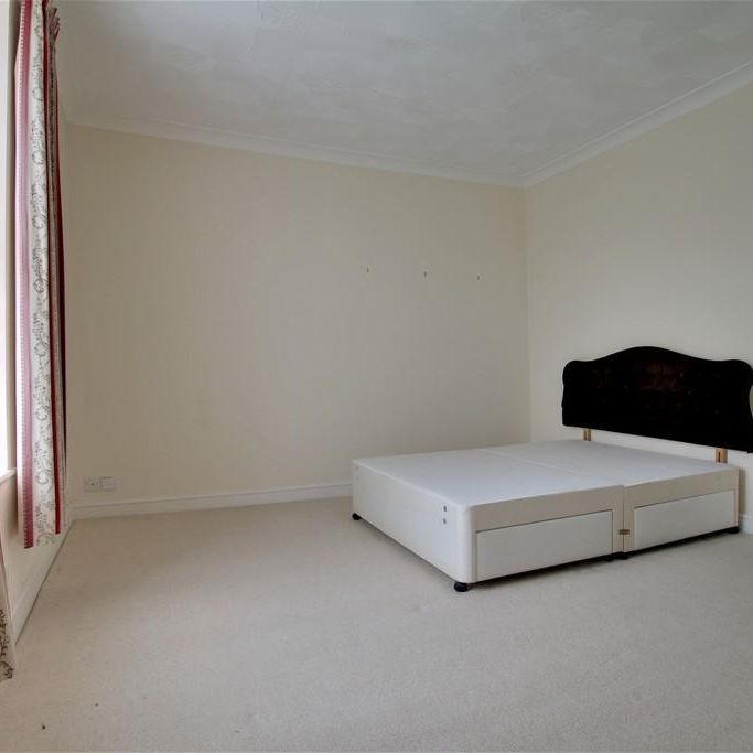 2 bedroom end of terrace house to rent - Photo 1