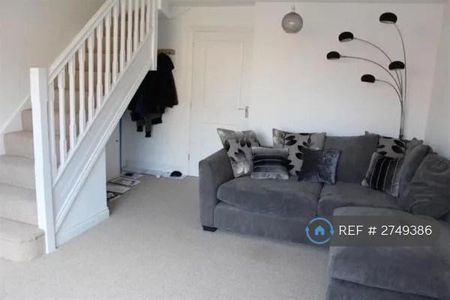 2 bedroom end of terrace house to rent - Photo 2