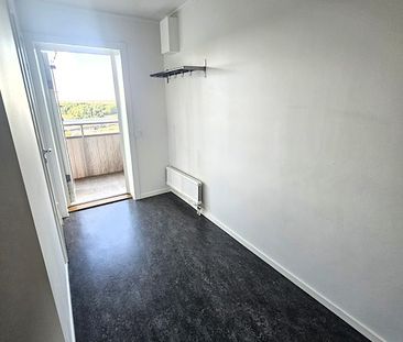 Hjulsta Backar 16, Tensta - Photo 2