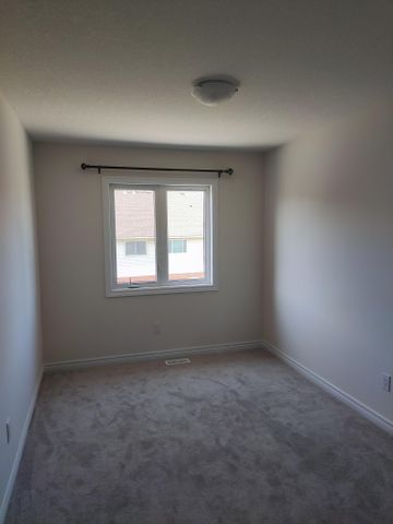 For Lease - 23 Genoa Drive, Hamilton, Ontario - Photo 3