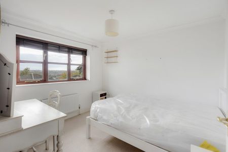 3 Bed End Terrace - Photo 4