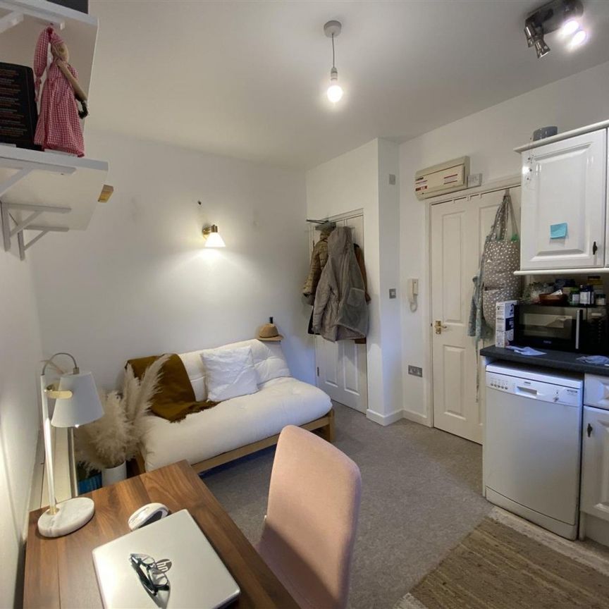Beverley Road, Beverley Court, BS7 - Photo 1