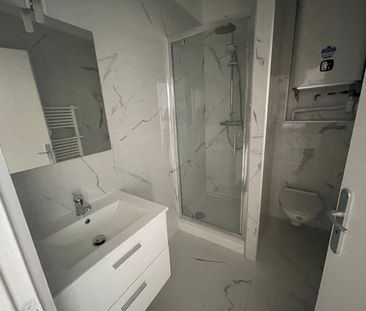 Location Appartement 2 pièces 41m² LILLE 59000 - Photo 6