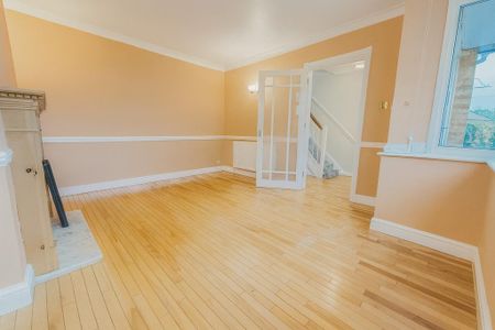 4 bedroom semi-detached house to rent - Photo 3