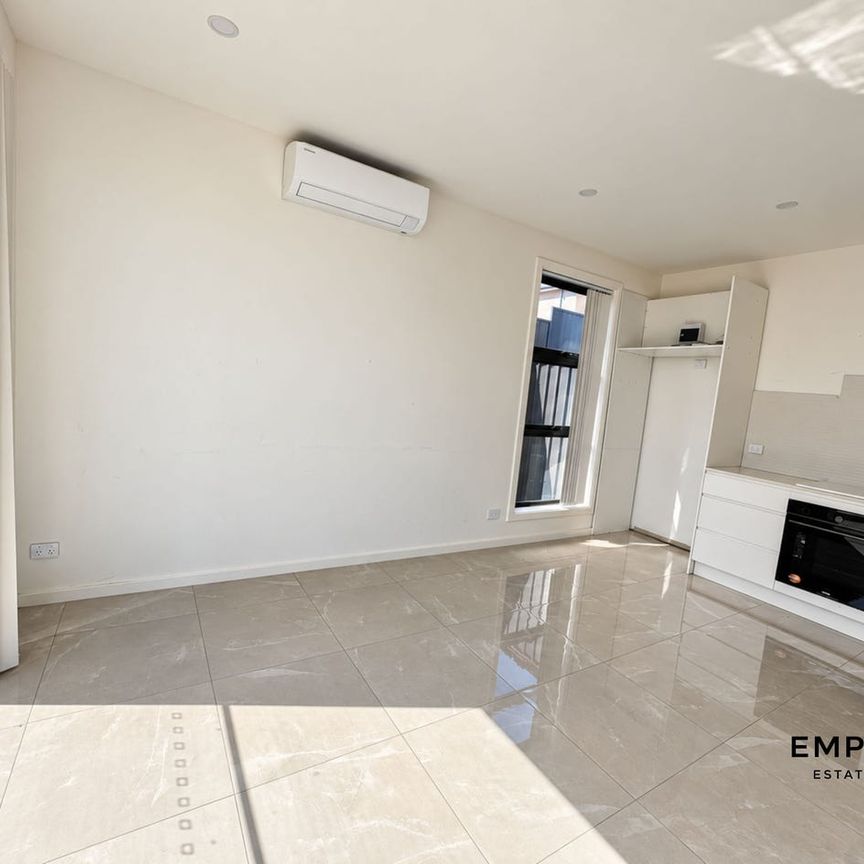 Modern 1-Bedroom Studio in Figtree Hill - Photo 1