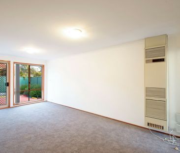 Neat Three Bedroom Townhouse - Photo 5