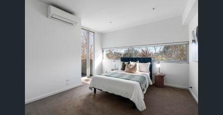 HEADLINE: Oh so convenient - Photo 4