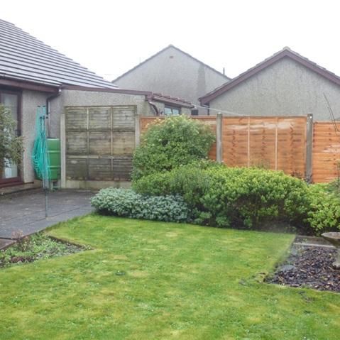 2 bedroom semi-detached bungalow to rent - Photo 1