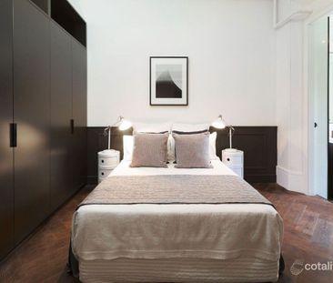 Beautifully Appointed Art Deco Apartment - Photo 6