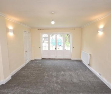 3 bedroom detached house to rent - Photo 2