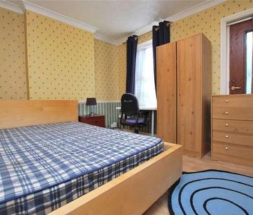 Walnut Tree Close, Guildford, Surrey, GU1 - Photo 3