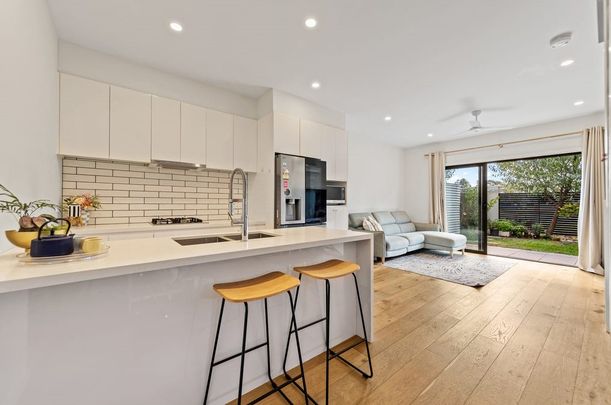 3 Hardy Loop, Keysborough VIC 3173 - Townhouse For Rent | Domain - Photo 1