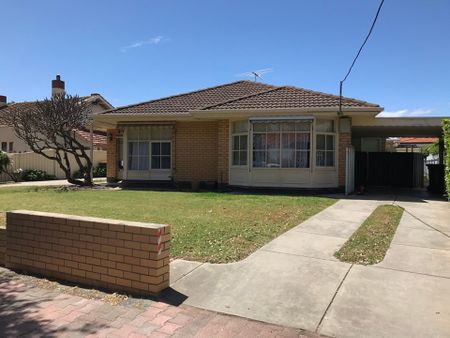 Lovely 2 Bedroom Unit Only a 2 Minute Walk to Glenelg Beach&excl; - Photo 4